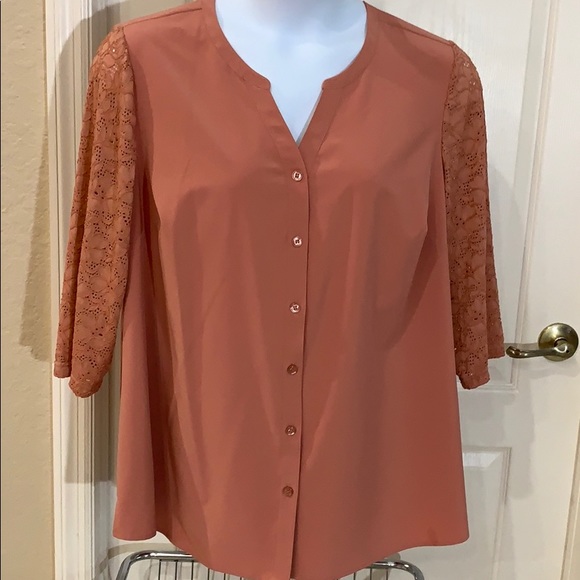Denim&Co Tops - 🍁🍂🌻Women’s Denim & Co V-Neck Blouse🌻🍂🍁